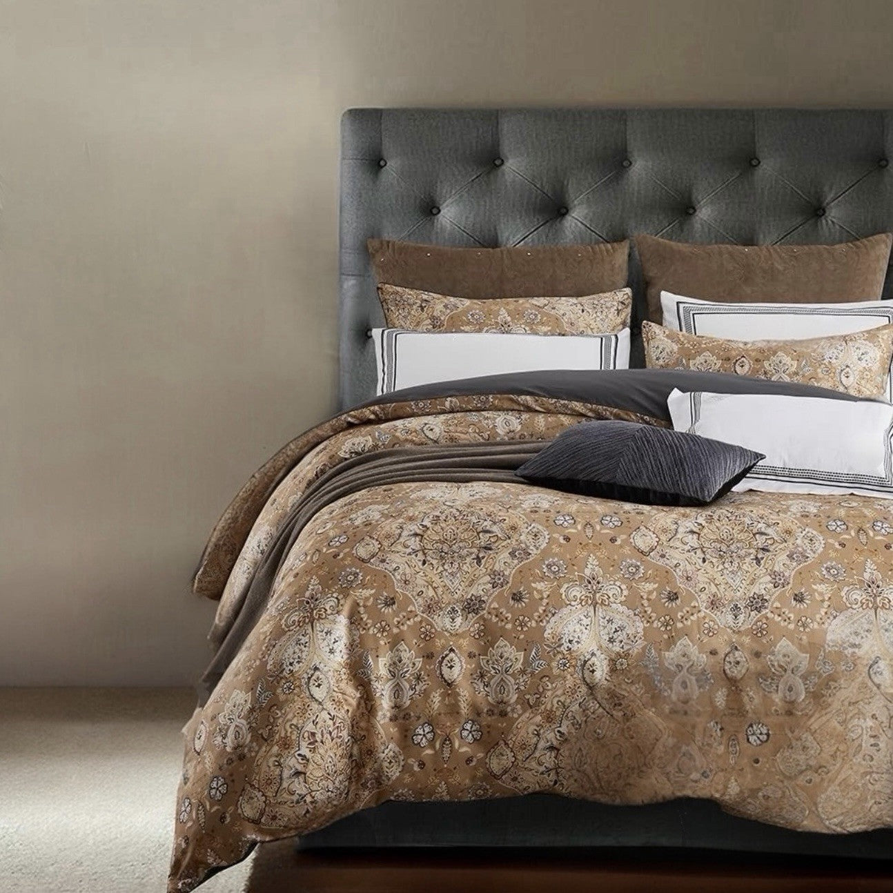 NEW West Elm Beige Floral Damask Paisley Queen / King Bedding Duvet & Sham Set