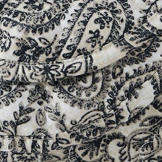 NEW West Elm Black & White Full / Queen Paisley Bedspread Quilt & Sham Case Set