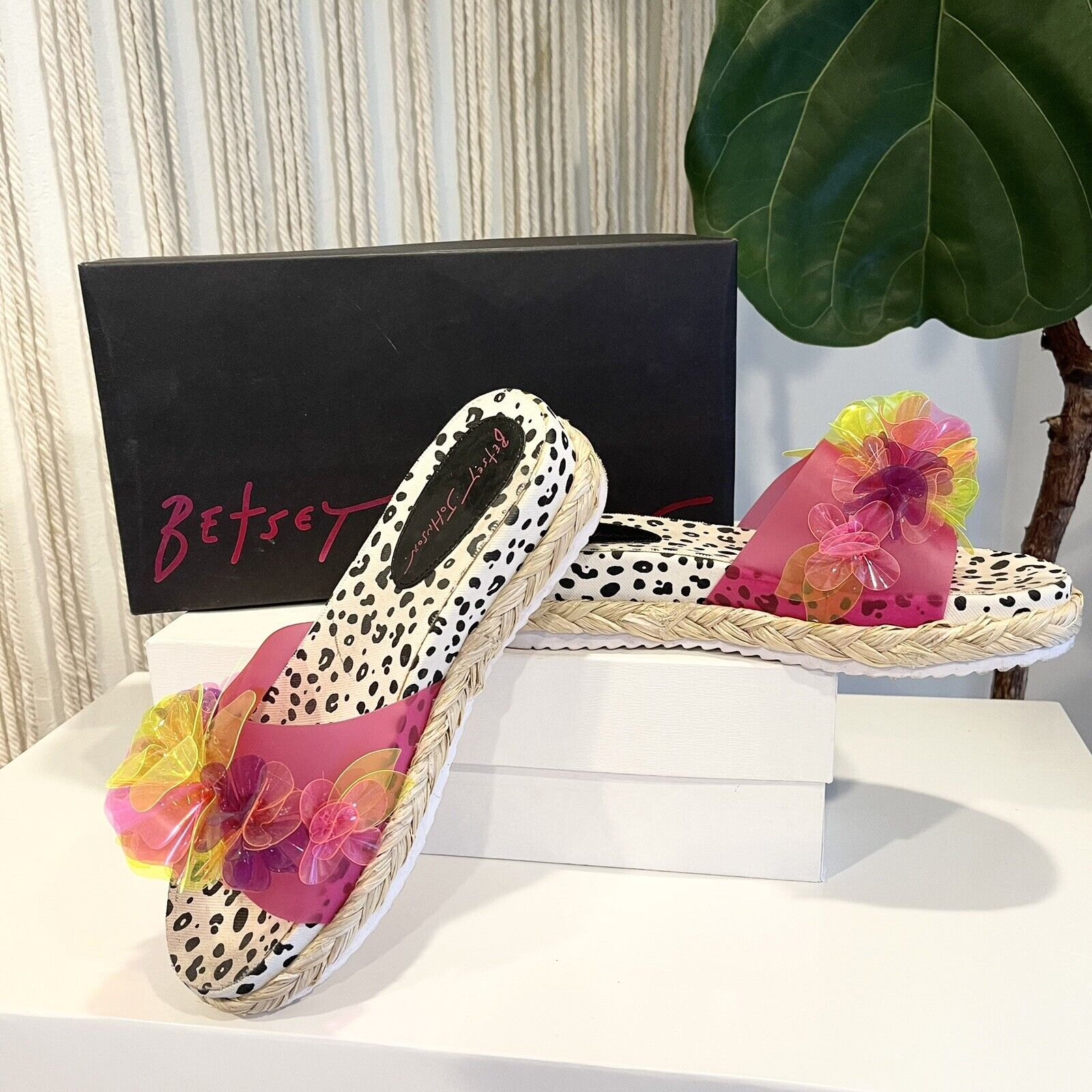 Betsey Johnson Neon Floral Espadrille Wedge Platform Sandals Shoes Size 8.5 / 39