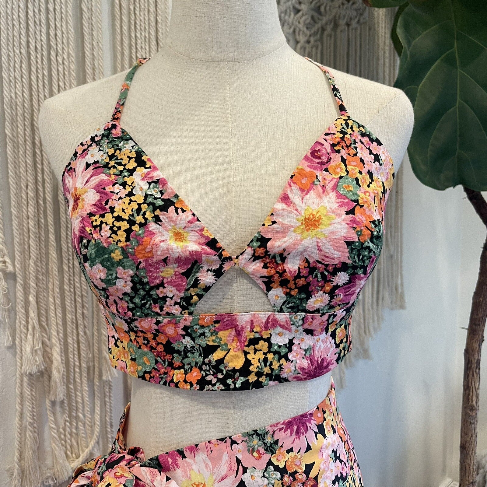 NEW Anthropologie Boho Floral Stretch Crop Top & Midi Wrap Skirt Set Size Medium