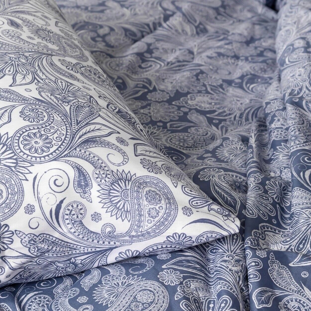 NEW West Elm Blue Paisley Reversible Print Bedding Duvet & Sham Case King Queen