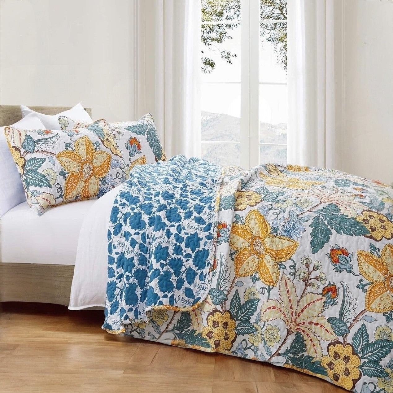 NEW West Elm Floral Reversible Queen / King Boho Bedding Quilt Coverlet Sham Set