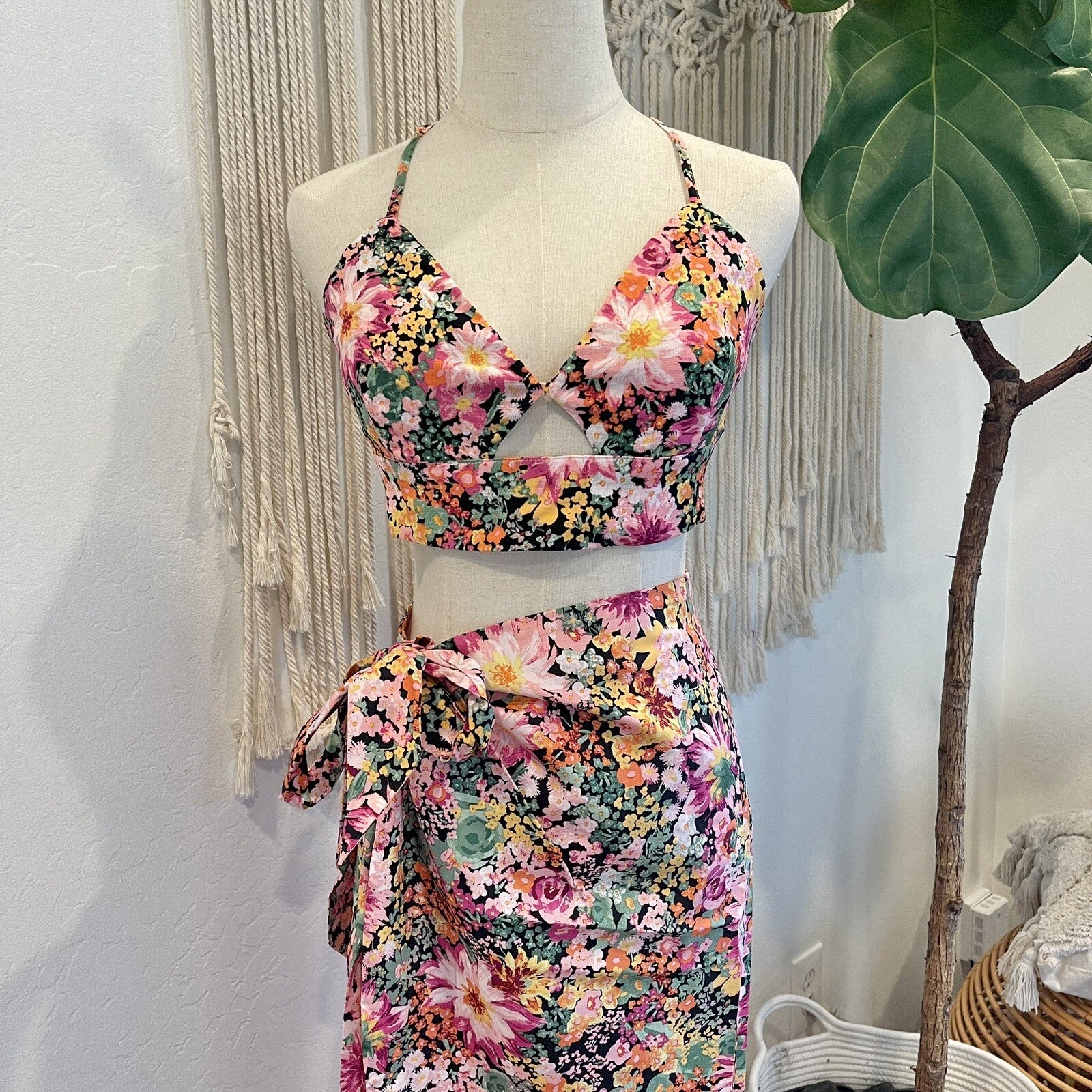 NEW Anthropologie Boho Floral Stretch Crop Top & Midi Wrap Skirt Set Size Medium