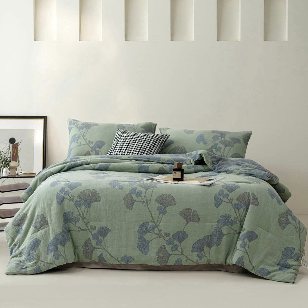 NEW Anthro Blue Green Floral Reversible King Size Bedspread Comforter & Sham Set