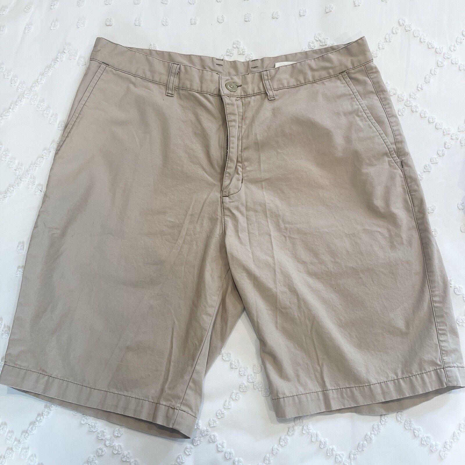 Patagonia Men's Khaki Thigh Length Outdoor Hiking Cargo Shorts - Size Large / 34