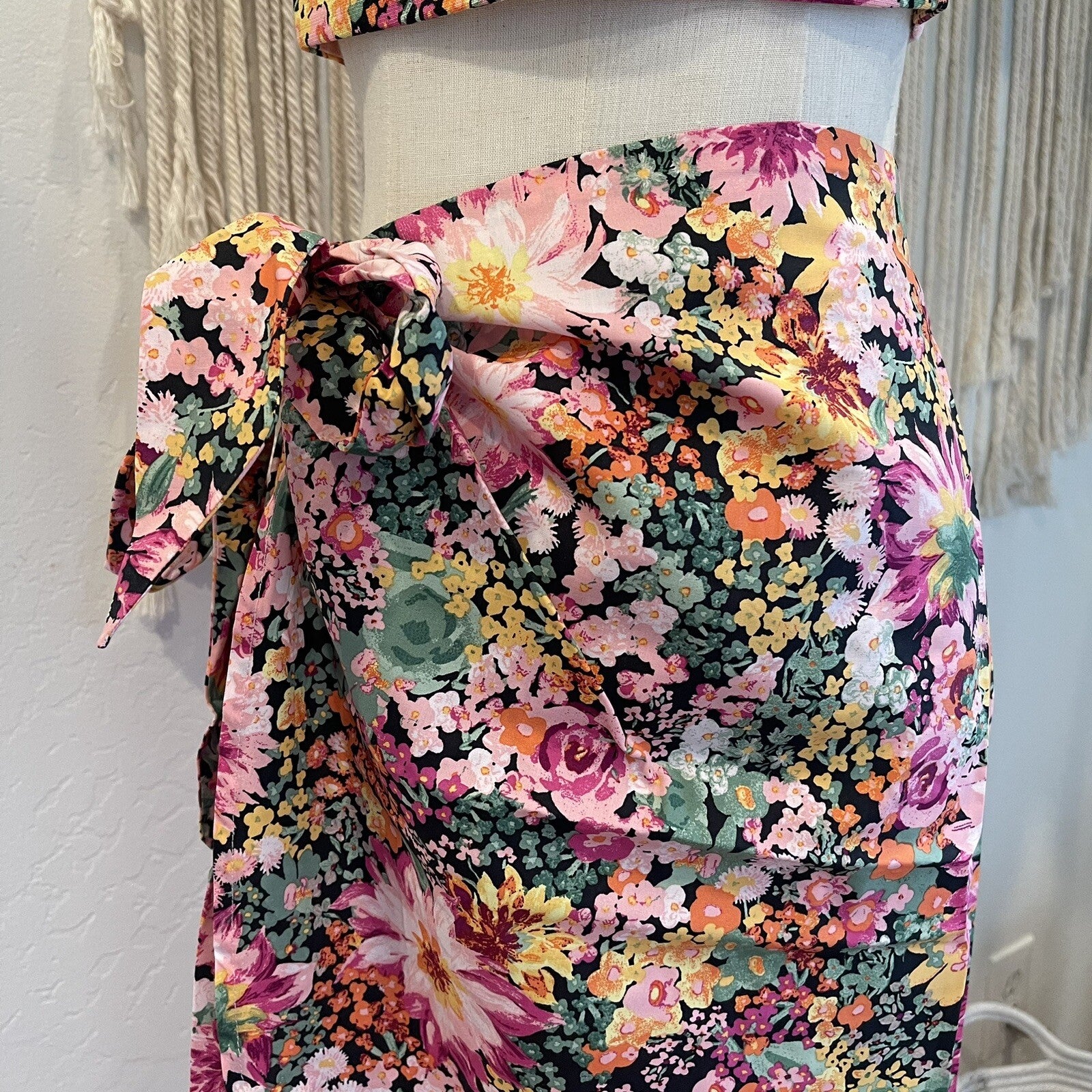 NEW Anthropologie Boho Floral Stretch Crop Top & Midi Wrap Skirt Set Size Medium