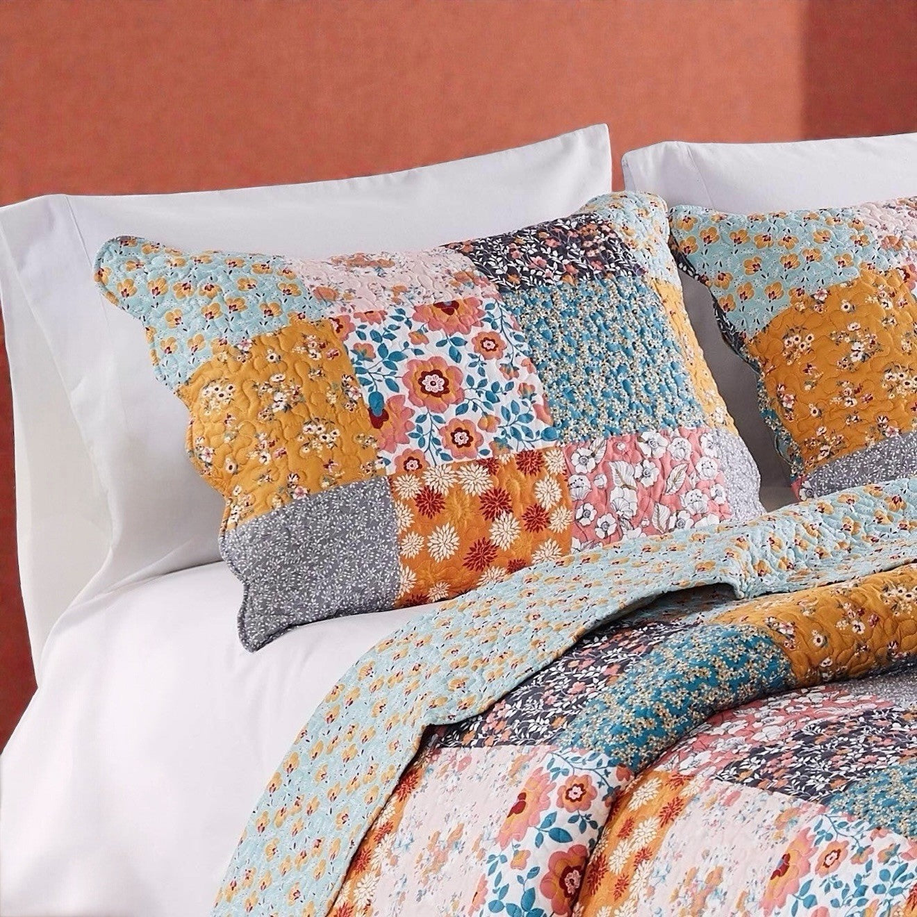 NEW Anthro Patchwork Floral Reversible Boho Queen King Bedding Quilt & Sham Set