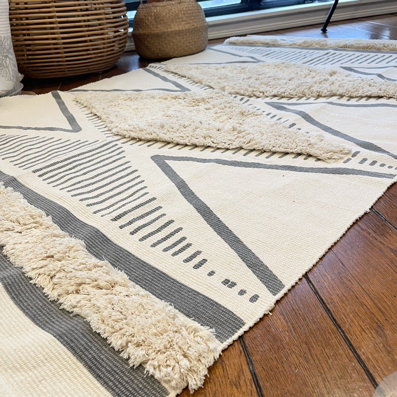 NEW West Elm White Cream Boho Tassel Geometric Indoor Outdoor Area Rug - 4' x 6'