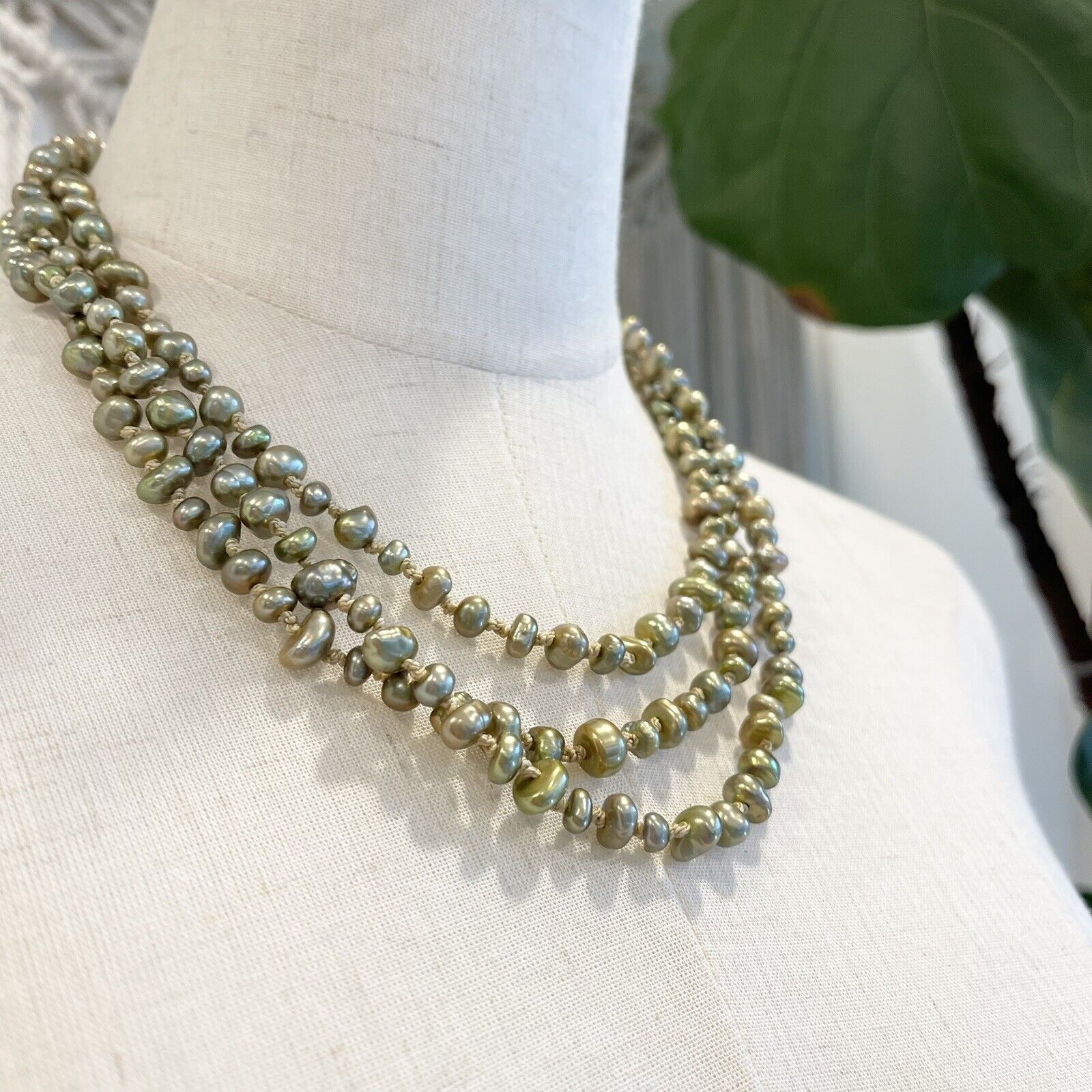 Vintage Green Pearl Ceramic Long Beaded Layered Necklace & Bracelet Jewelry Set