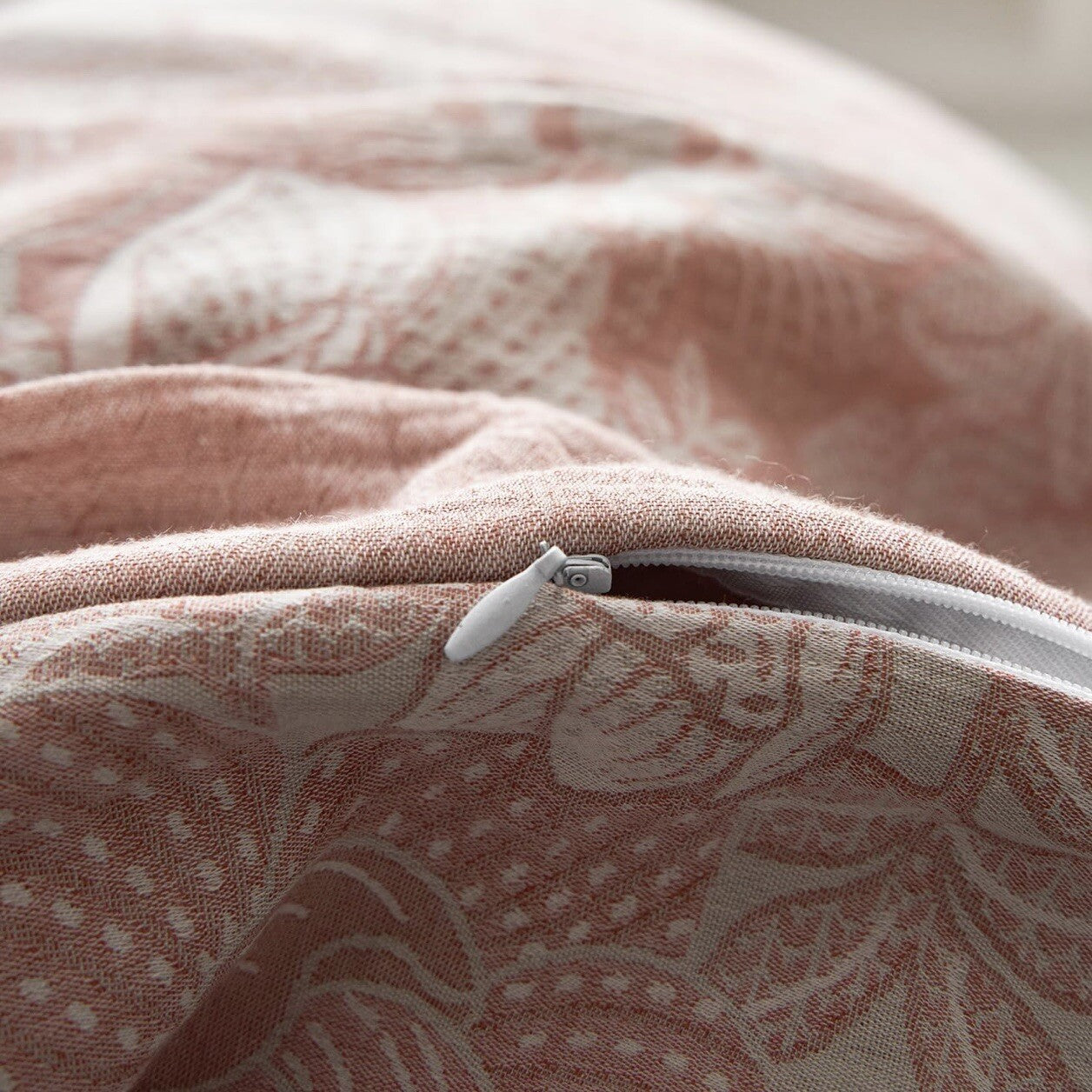 NEW Anthropologie Pink Floral Jacquard Boho King Size Bedding Duvet & Sham Set