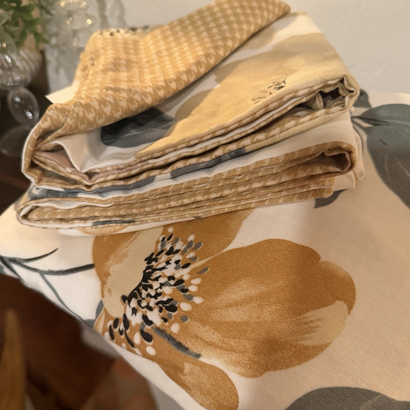 NEW Anthro White Multicolor Floral Boho Queen / King Bedding Duvet & Sham Set