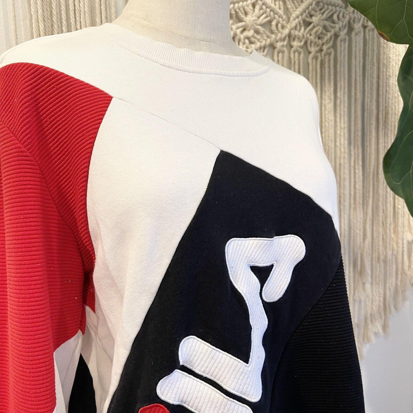 FILA Zoe Red & Black Cropped Colorblock Sweatshirt Sweater Top - Size Large