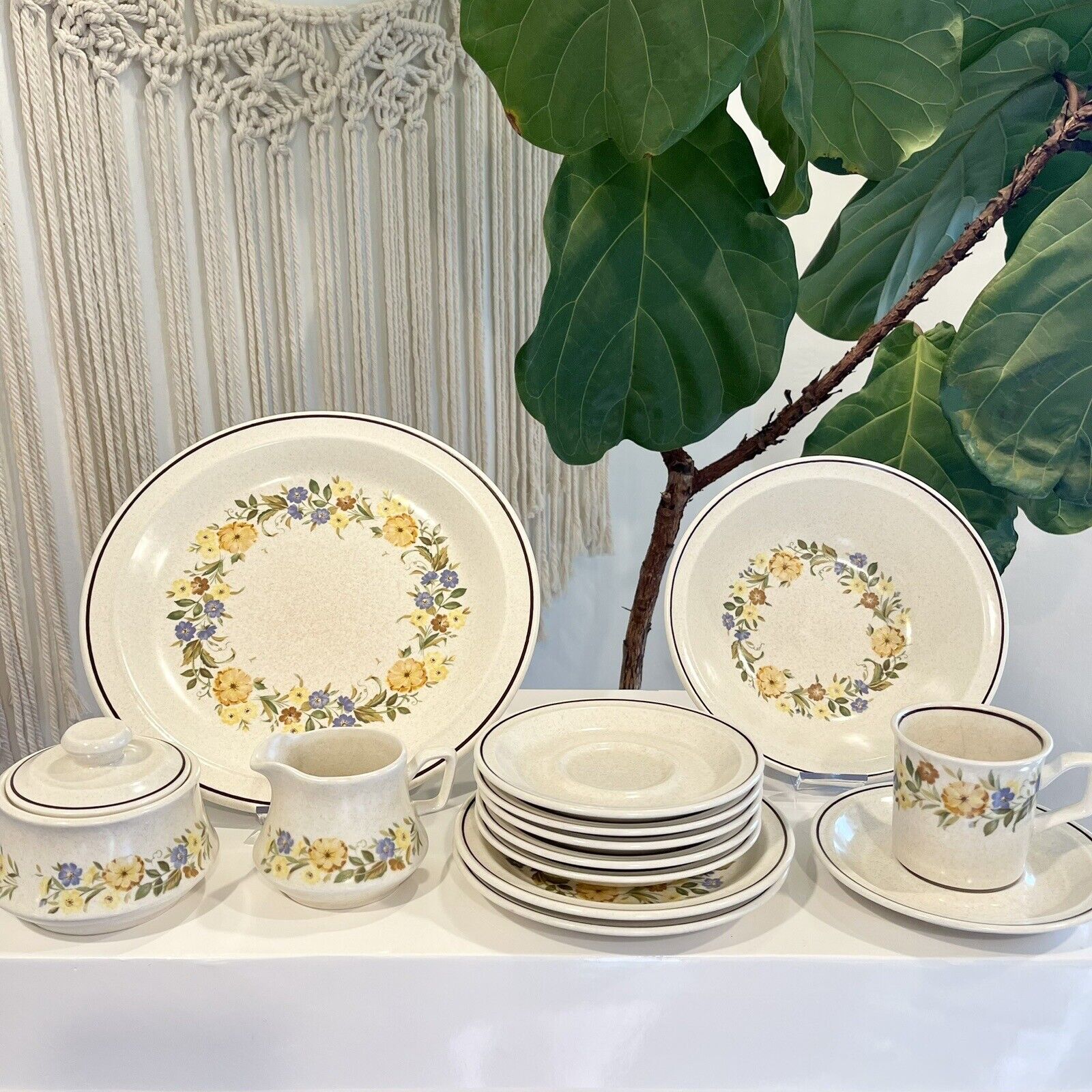 Vintage Nikko 12-Piece Buttercup Pattern China Stoneware Dish Dinnerware Set