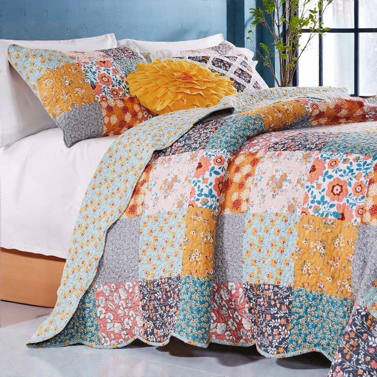 NEW Anthro Patchwork Floral Reversible Boho Queen King Bedding Quilt & Sham Set