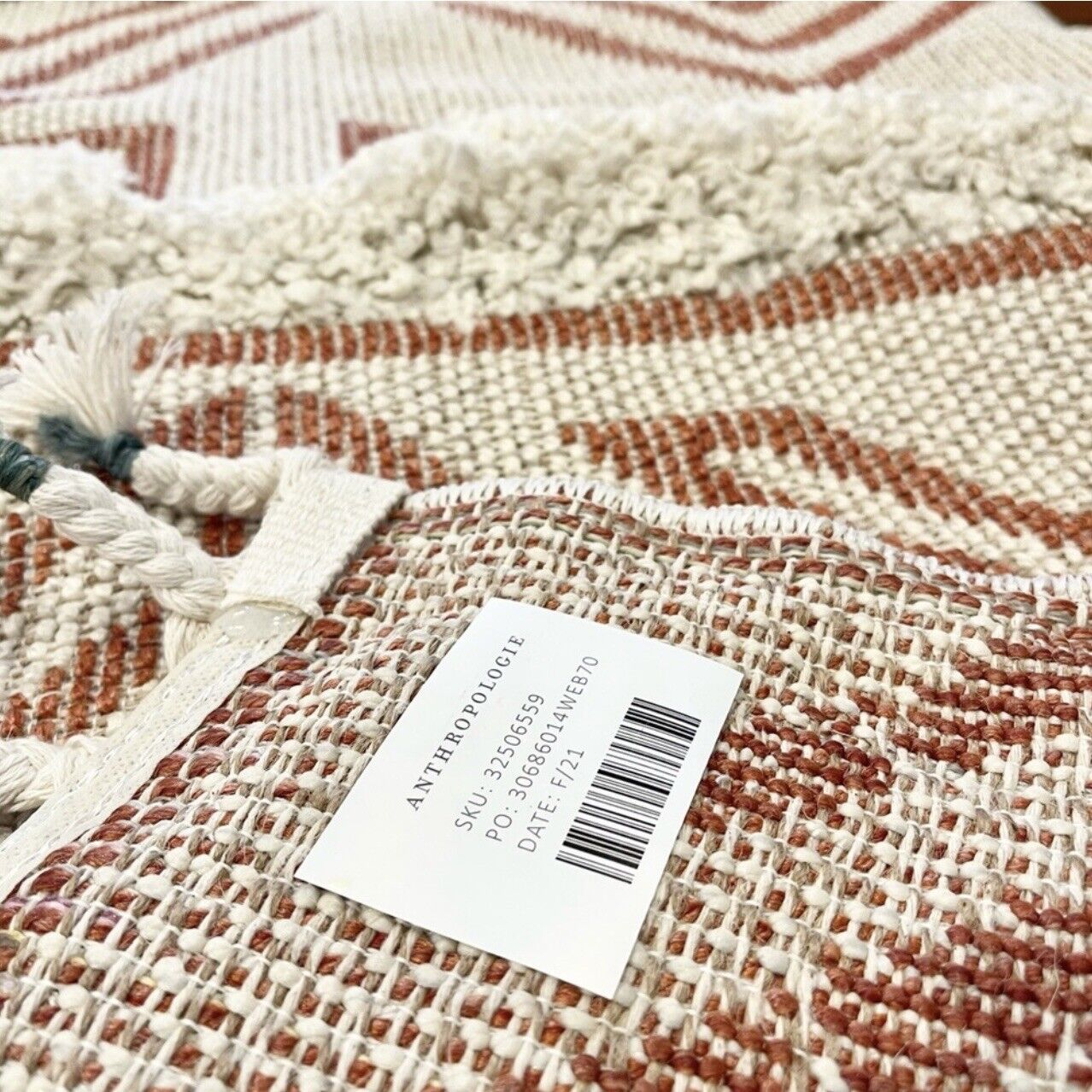 NEW Anthropologie White Red Boho Tassel Geometric Shag Area Rug Carpet - 5' x 7'