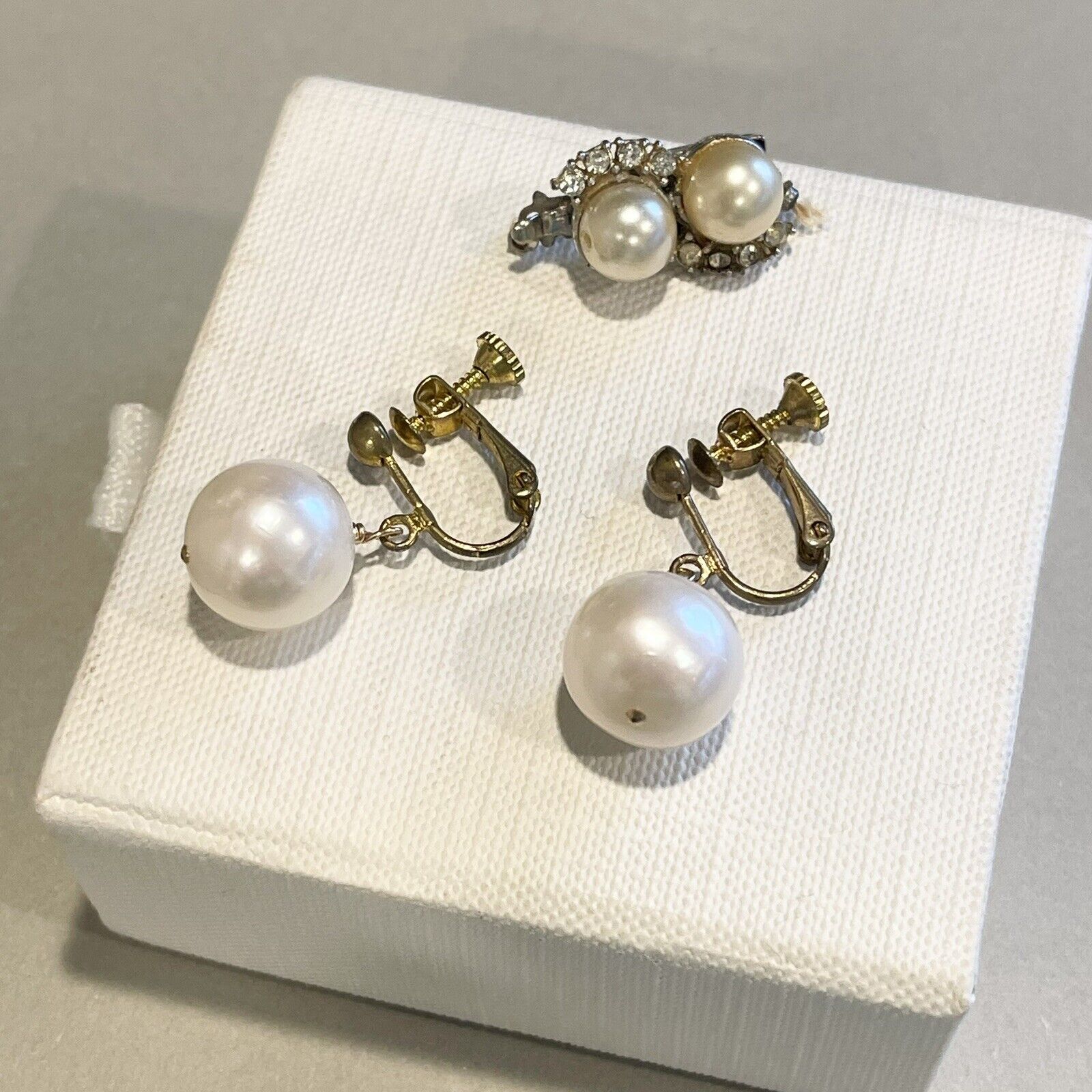 Vintage Pearl & Diamond Gold Clip-on Dangle Earrings & Broach Retro Jewelry Set