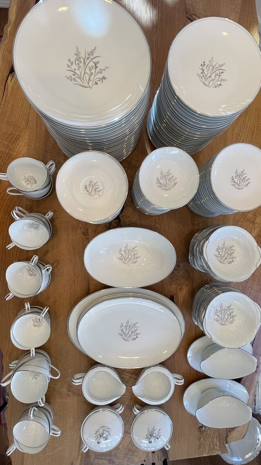 Noritake 182 Piece China Dinnerware Japanese Set - Taryn Pattern 5912 Porcelain