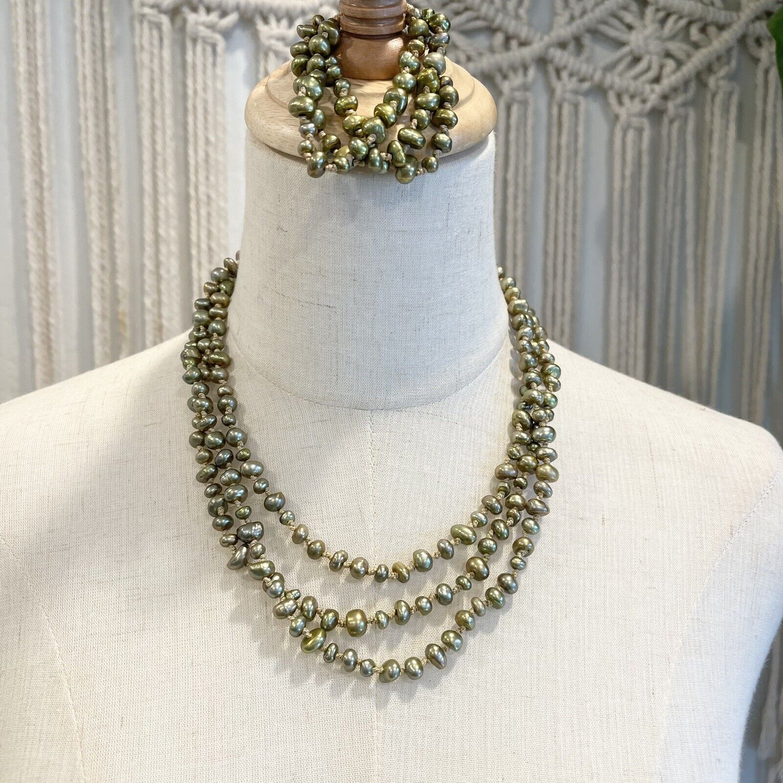 Vintage Green Pearl Ceramic Long Beaded Layered Necklace & Bracelet Jewelry Set