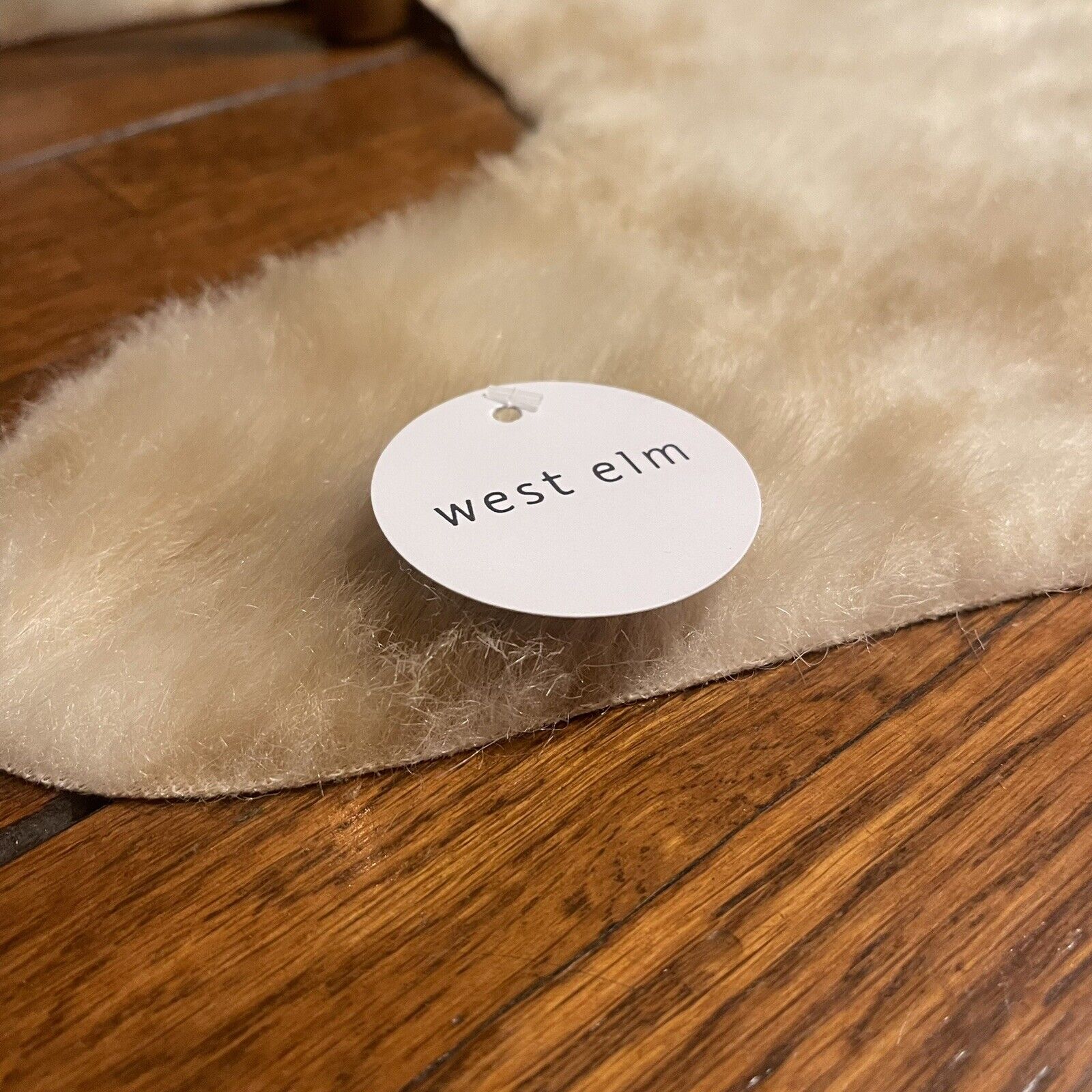 NEW West Elm XL Faux Fur Cowhide White Beige Area Rug Boho Carpet - 7’ x 5’