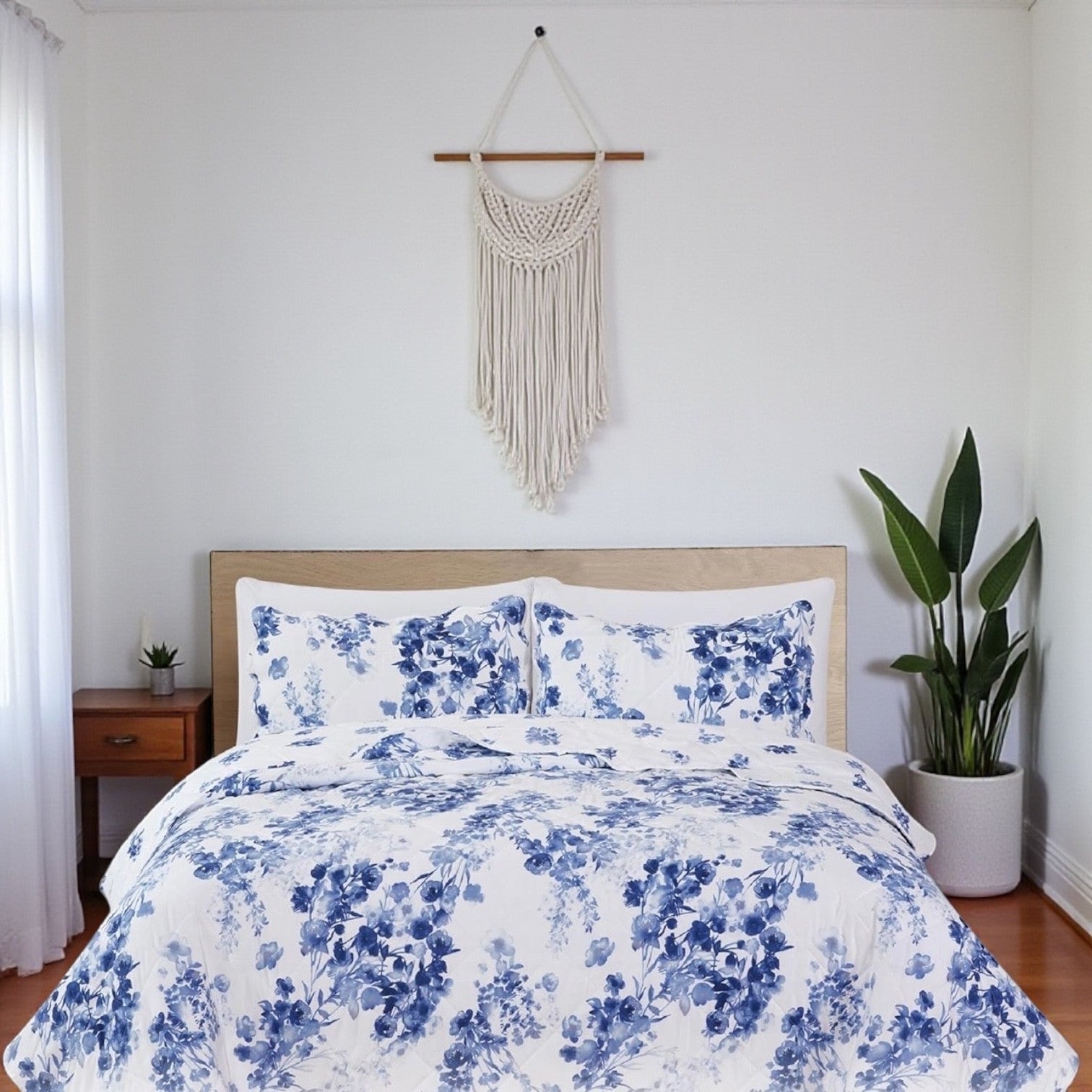 NEW Anthro Blue & White Boho Knit Floral Queen / King Bedding Quilt & Sham Set