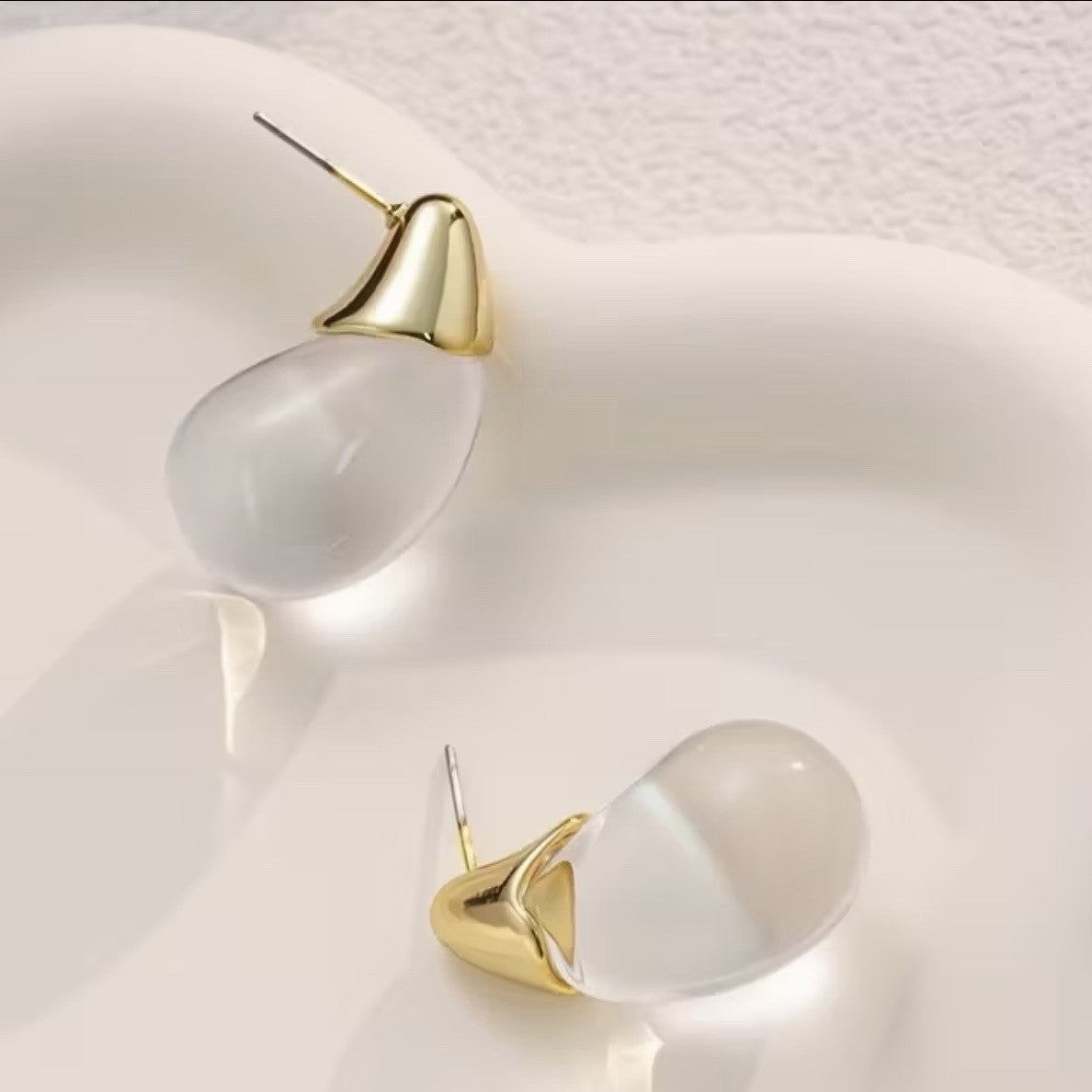 NEW Anthropologie Clear Resin & Gold Plated Chunky Hoop Dangle Earrings Jewelry