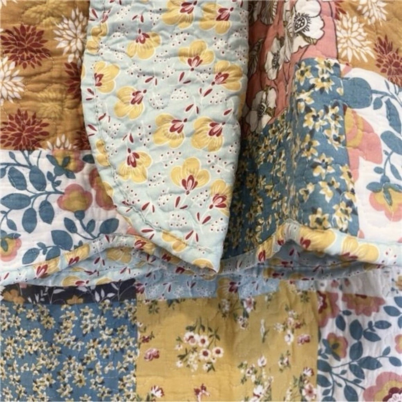 NEW Anthro Patchwork Floral Reversible Boho Queen King Bedding Quilt & Sham Set