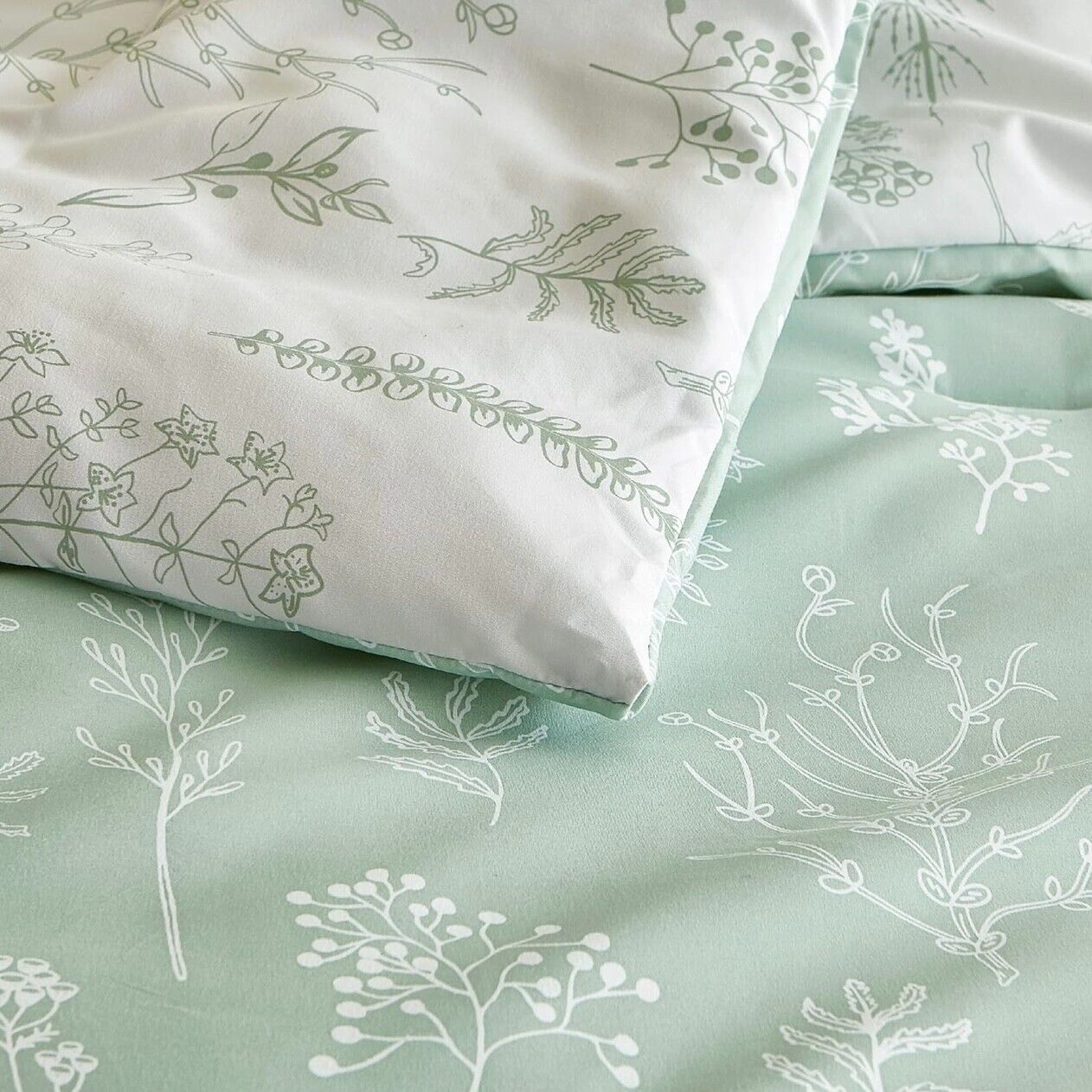 NEW West Elm Sage Green Floral Botanical Comforter & Pillow Sham Bedding Set / 3