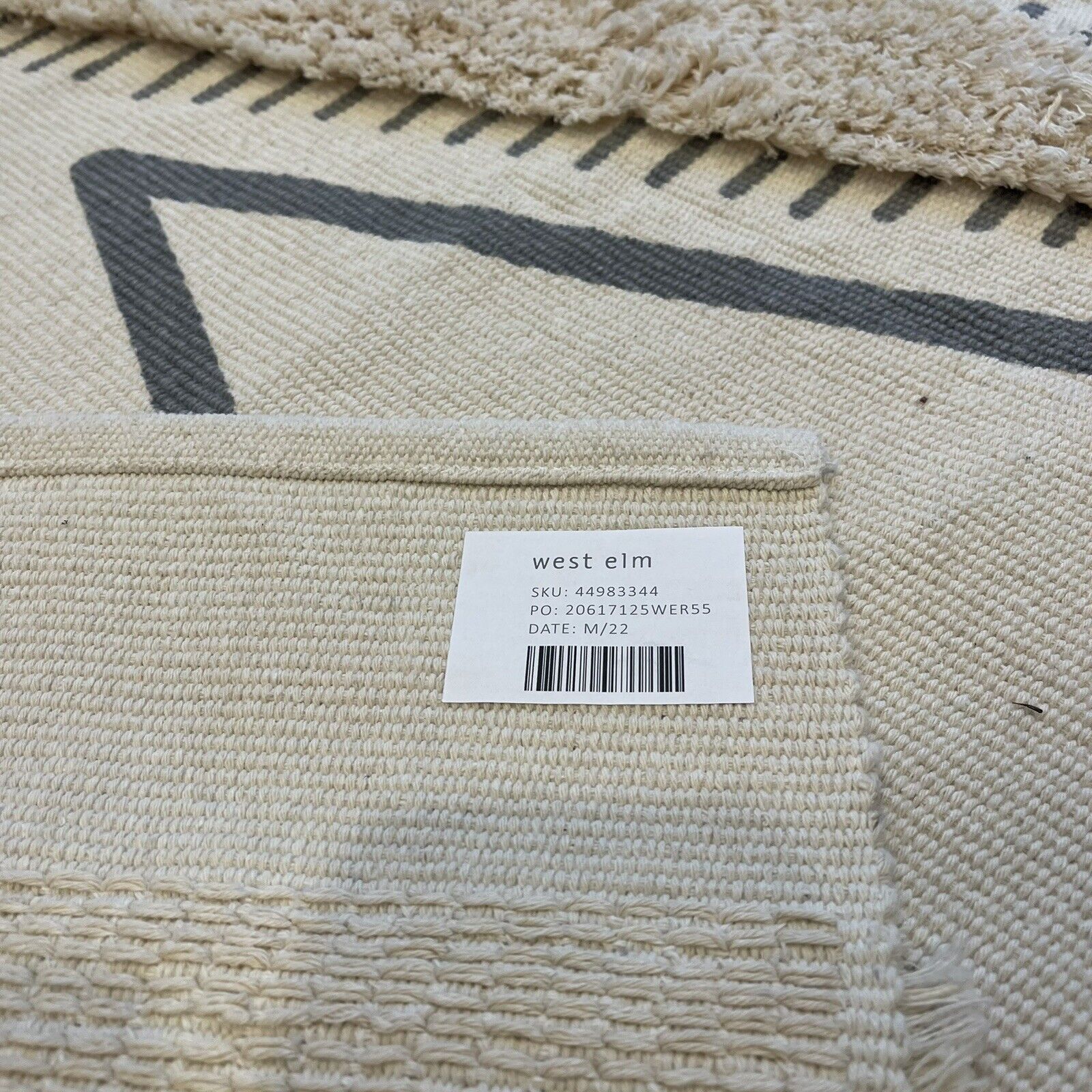 NEW West Elm White Cream Boho Tassel Geometric Indoor Outdoor Area Rug - 4' x 6'