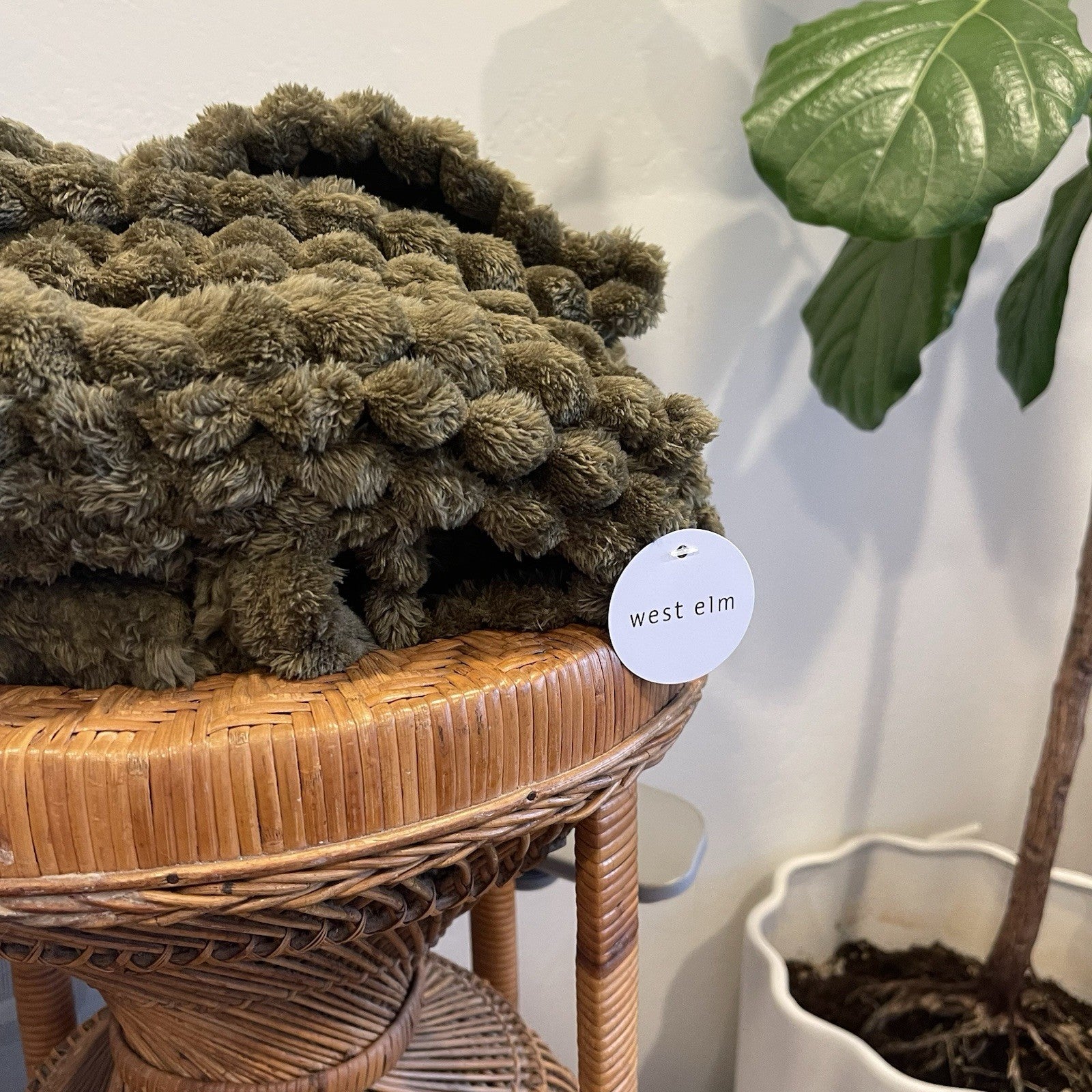 NEW West Elm Boho Dark Green Sherpa Ultra Soft Throw Blanket Bedding - 60" x 50"
