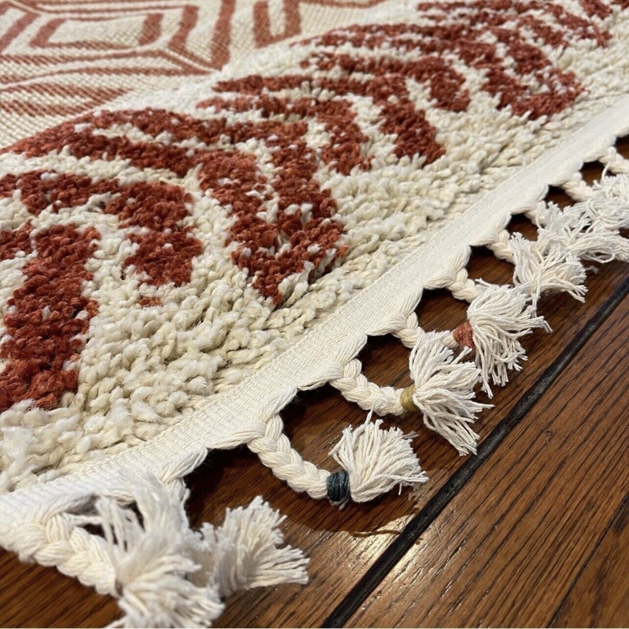 NEW Anthropologie White Red Boho Tassel Geometric Shag Area Rug Carpet - 5' x 7'