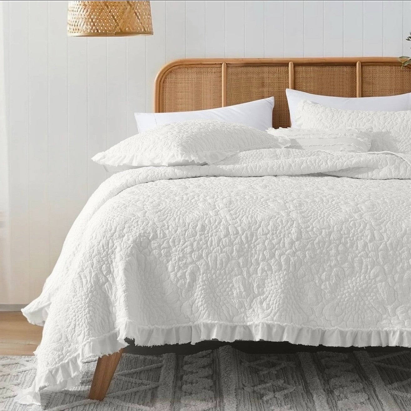NEW Anthro White Cream Boho Ruffle Crinkle Queen / King Bedding Quilt & Sham Set