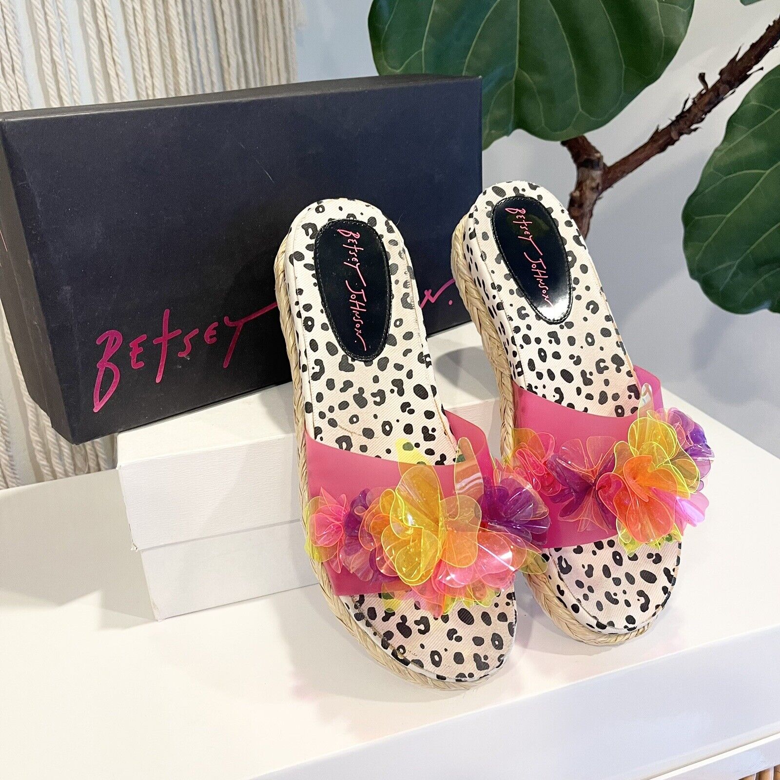 Betsey Johnson Neon Floral Espadrille Wedge Platform Sandals Shoes Size 8.5 / 39