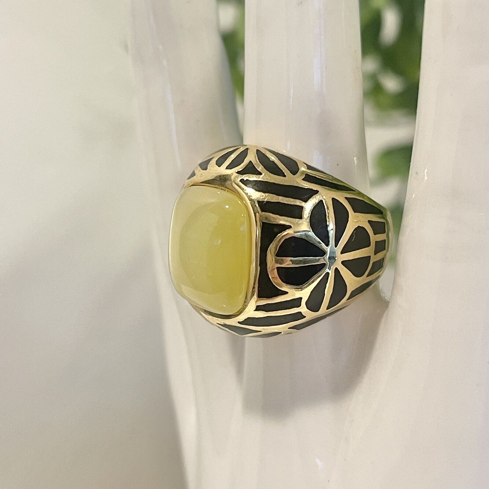 Kate Spade Black Yellow Gold Logo Cocktail Statement Ring Costume Jewelry Size 7