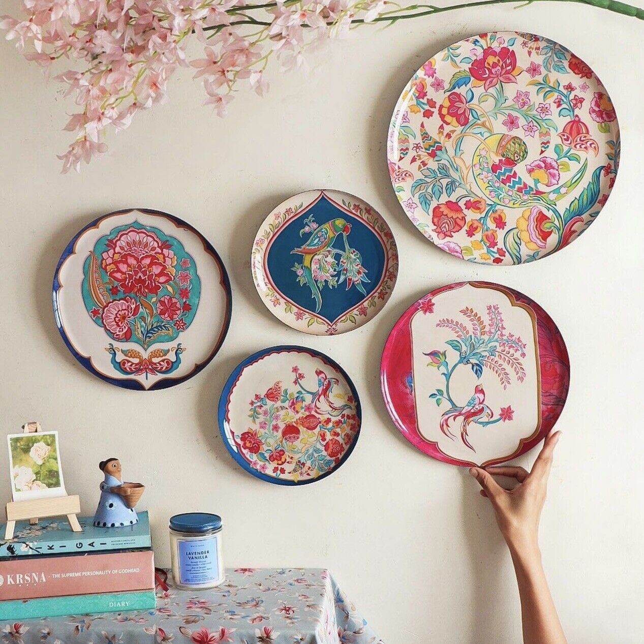 NEW Anthropologie XL Boho Metal Floral Wall Hanging Baskets Plates - Set of 5