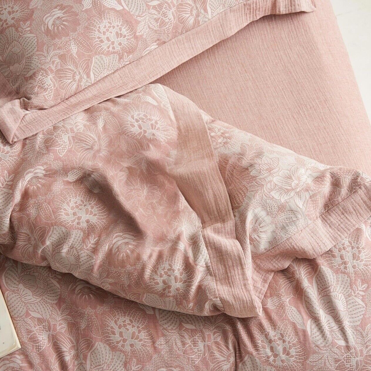 NEW Anthropologie Pink Floral Jaquard Boho King Size Bedding Duvet & Sham Set