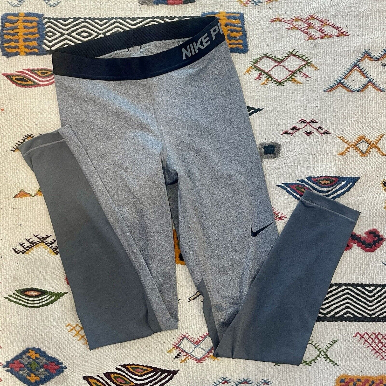 Nike Gray Black Dri-Fit Stretch Yoga Leggings Pants Workout Gear - Size Small