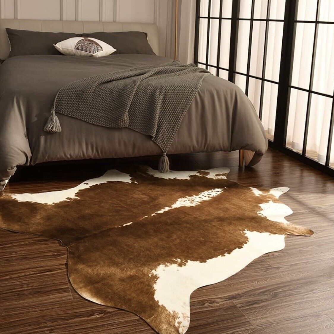 NEW West Elm XL Faux Cowhide Fur Leather White Area Rug Boho Floor - 6’ x 5’