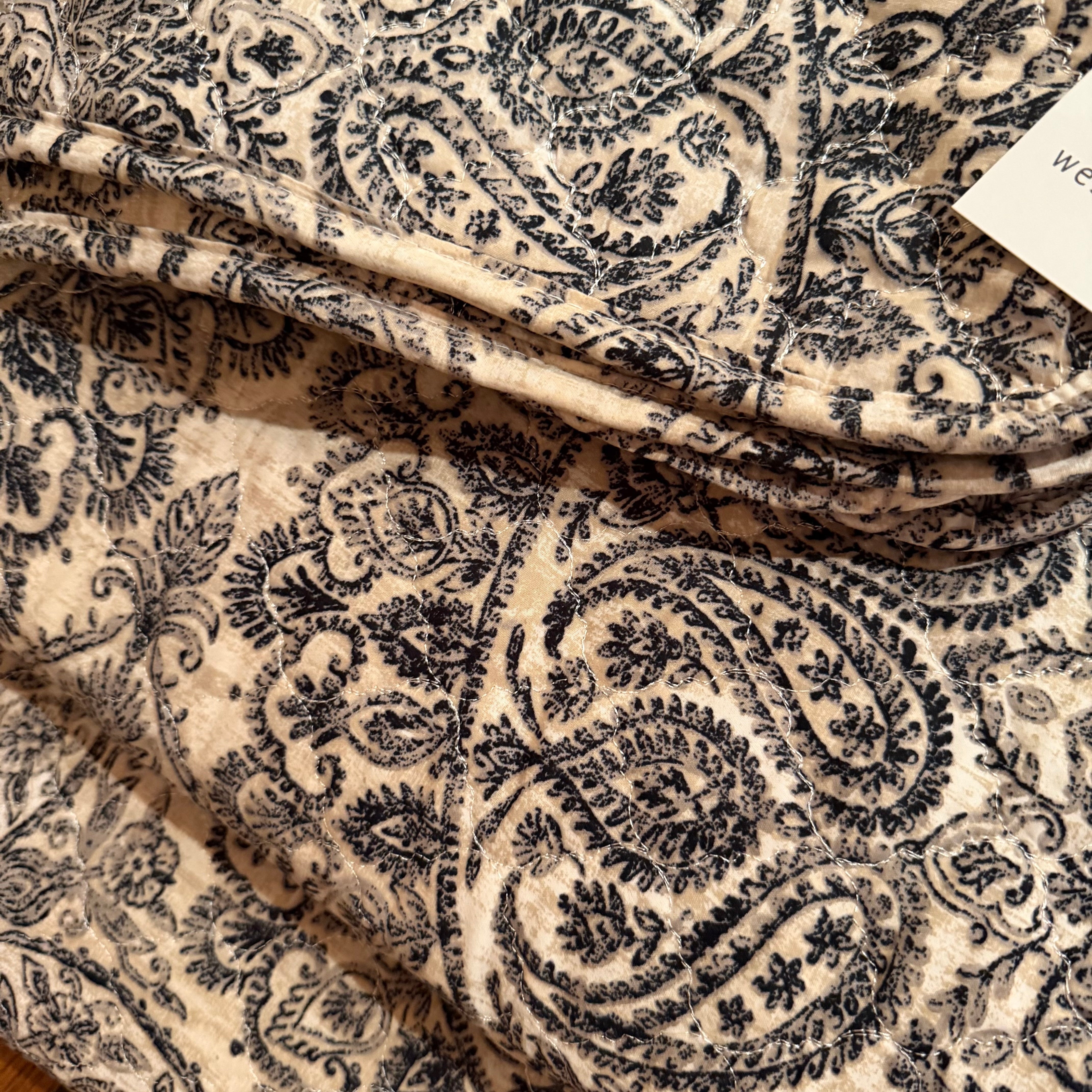 NEW West Elm Black & White Full / Queen Paisley Bedspread Quilt & Sham Case Set