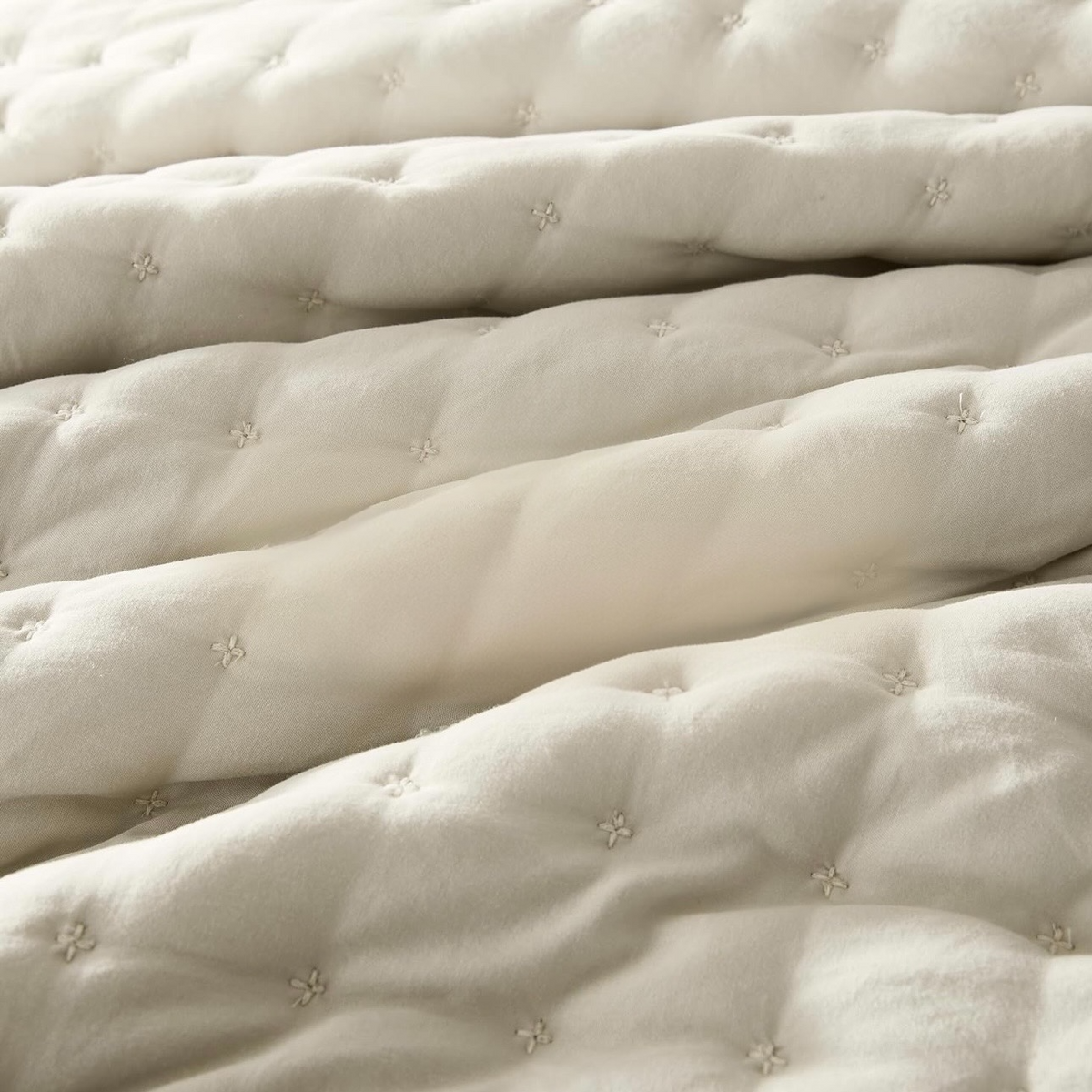 NEW West Elm Cream Beige Ultra Soft Quilted Comforter Coverlet Bedding Sham Set