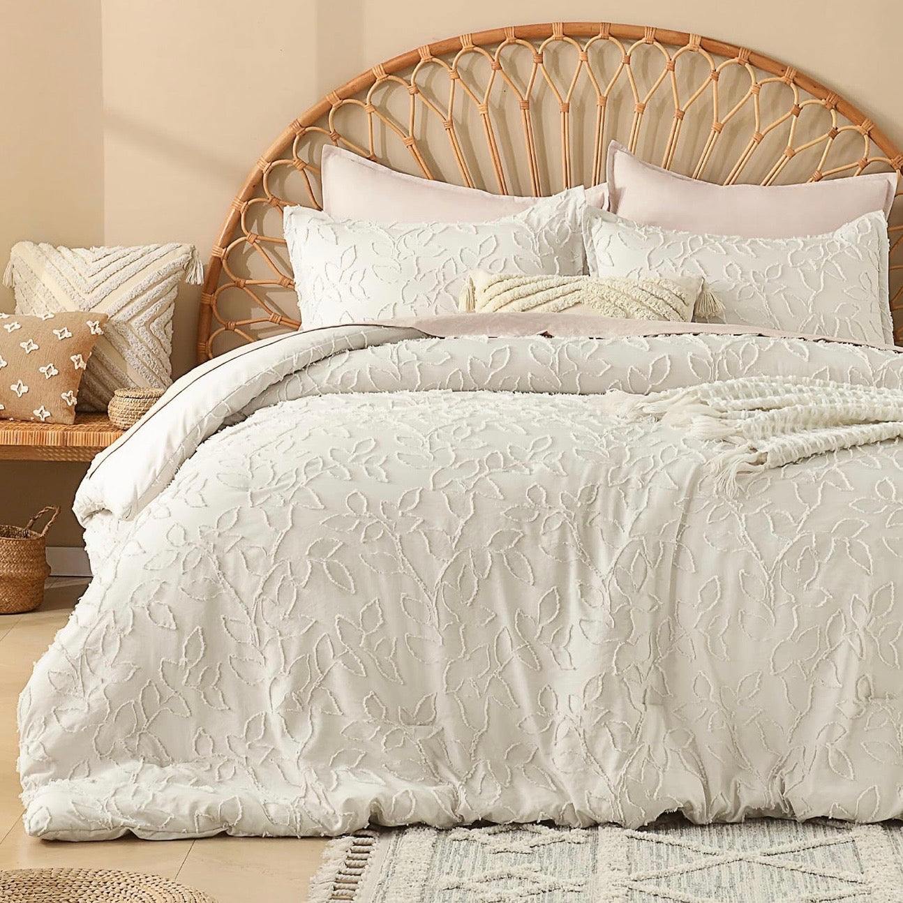 NEW Anthropologie Ivory Beige Tufted Floral Boho Comforter Bedding & Sham Set