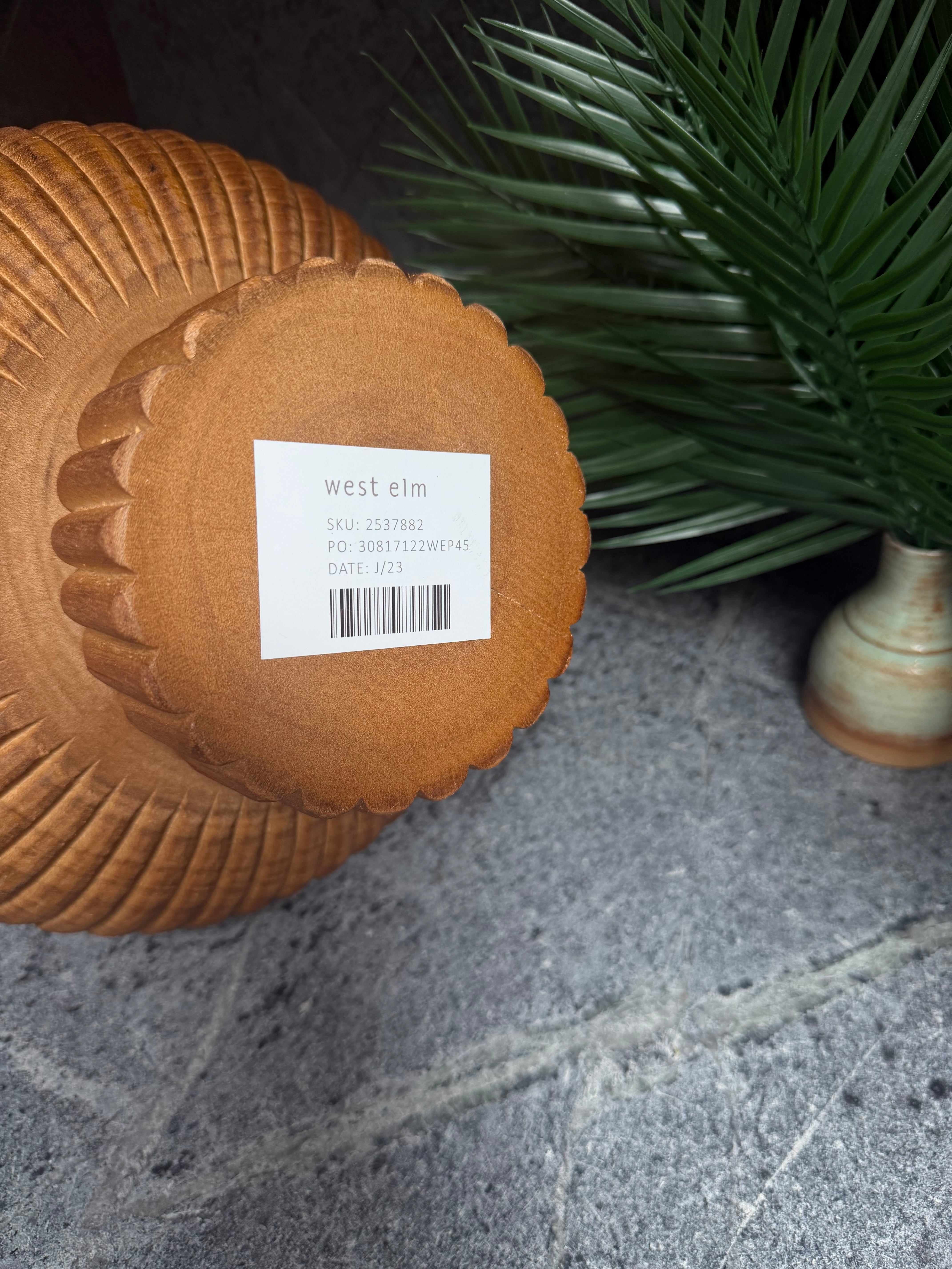 NEW West Elm Large Wood Boho Carved Scalloped Decorative Fruit Bowl Centerpiece