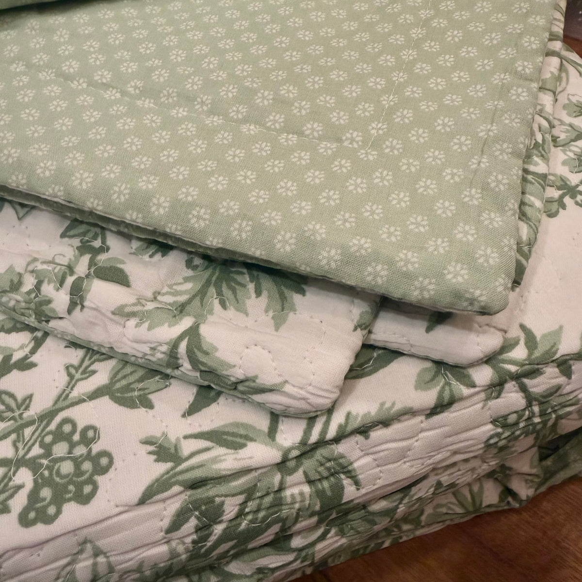 NEW West Elm Green White Floral Vintage Cotton Queen King Bedding Quilt Sham Set