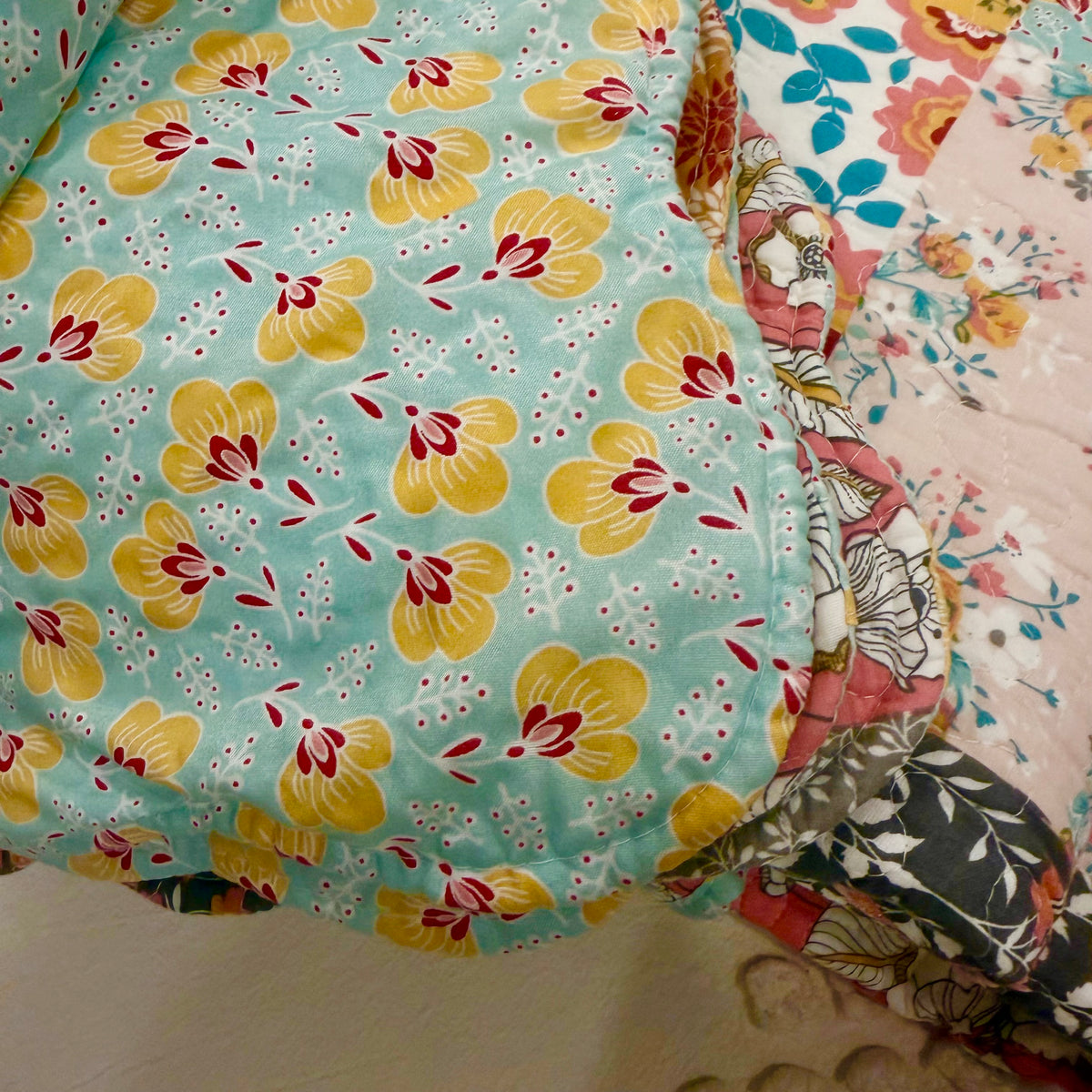 NEW Anthropologie Patchwork Floral Reversible Queen King Bedding Quilt Sham Set